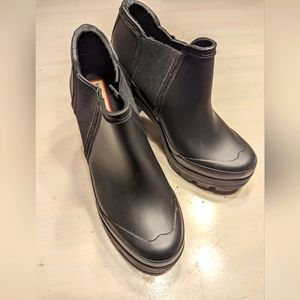 Hunter heeled booties size 8
